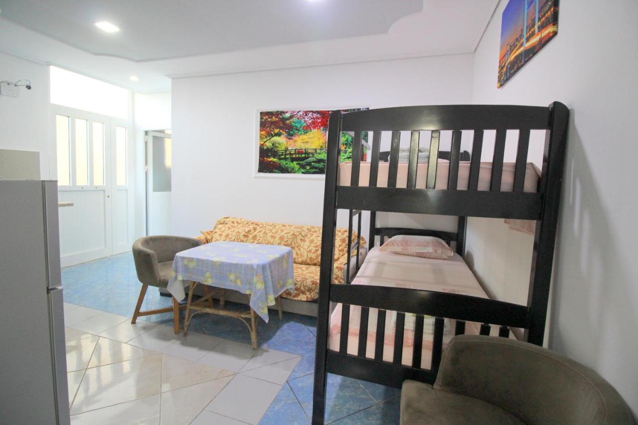 Andy Apartments ซารานเดอ ภายนอก รูปภาพ